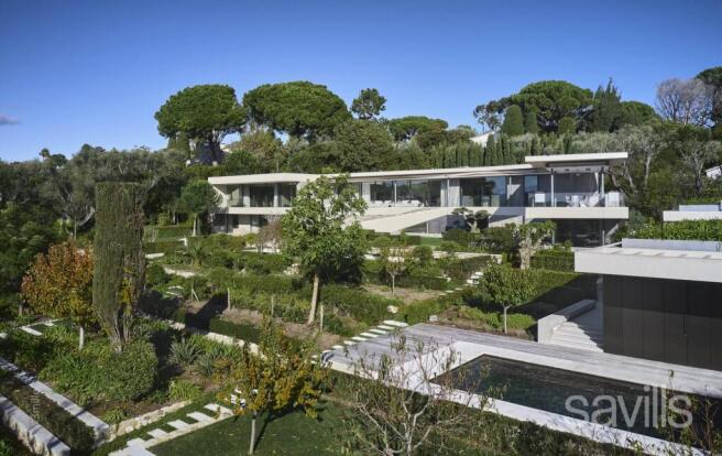 A refurbished property with sea views Cap d'Antibe