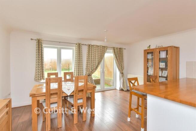 Kitchen/ Dining Room