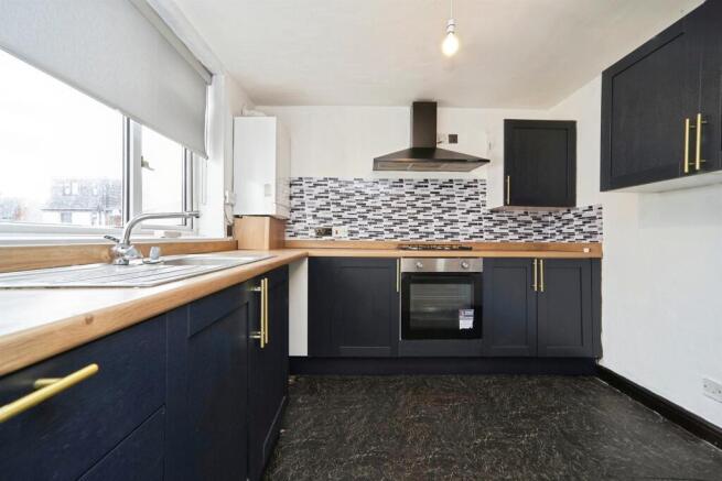 3 bed Semi-Detached for sale Image 7
