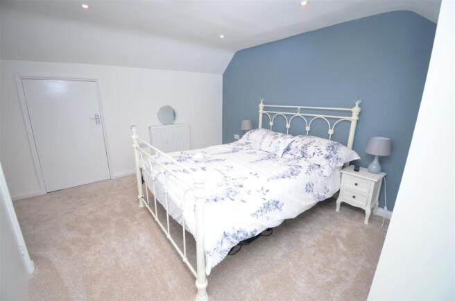 LOFT ROOM