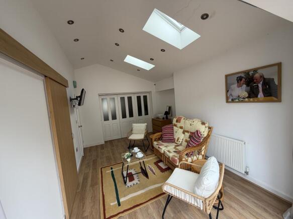 3 bed Semi-Detached for sale Image 9