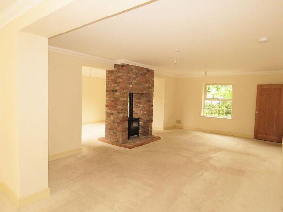 Lounge/Dining Area