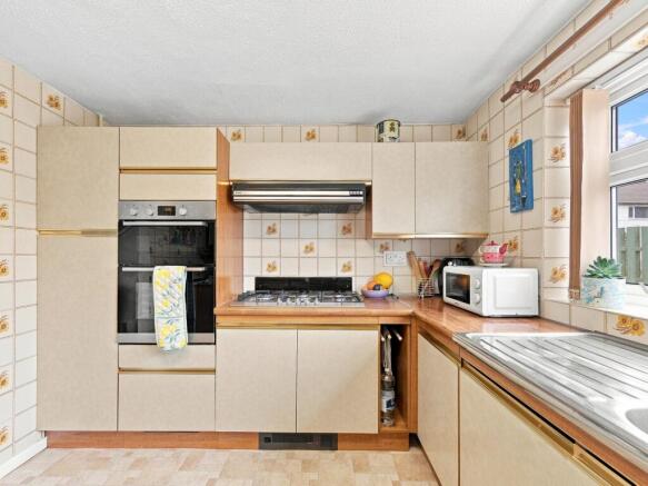 3 bed Semi-Detached for sale Image 7