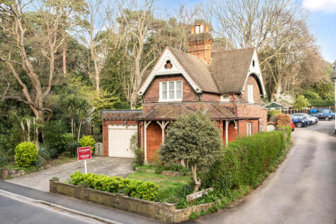 Brooklands Road, Weybridge, KT13