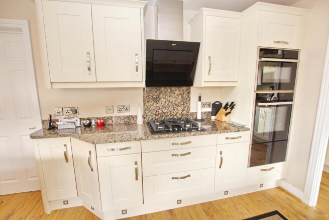 KITCHEN BREAKFAST ROOM