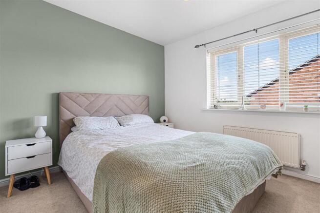 2 bed Terraced for sale Image 11