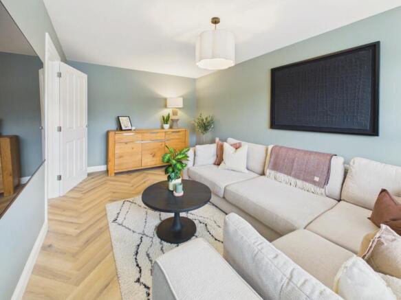 5 bed Detached for sale Image 11