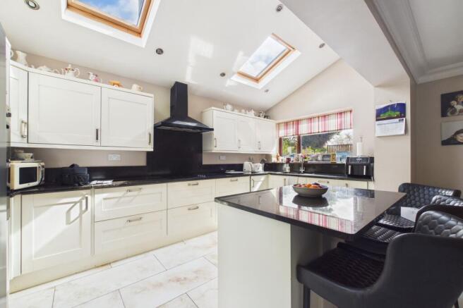 CAM03259G0-PR0265-STILL014