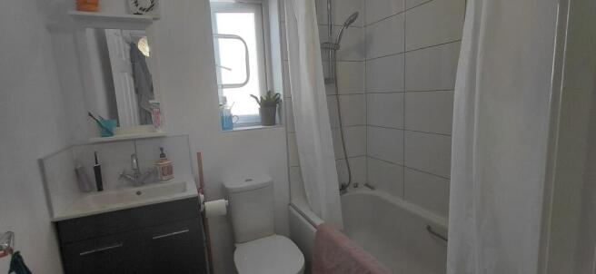 2 bed Semi-Detached for sale Image 7