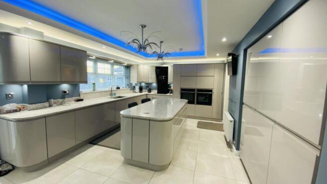 Kitchen/Dining Area