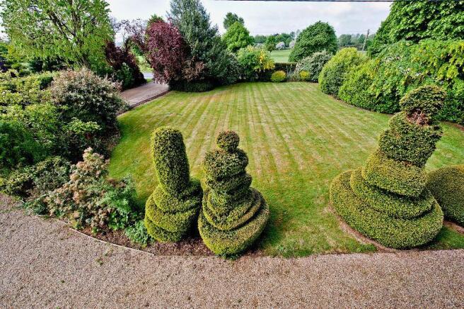 Front Garden & View