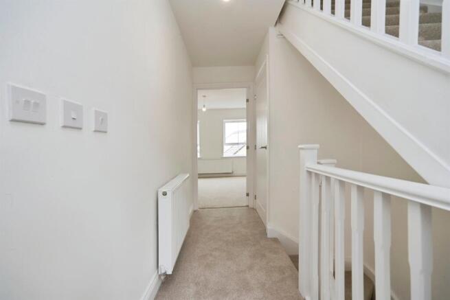 3 bed Semi-Detached for sale Image 10