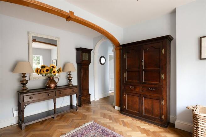 6 bed Detached for sale Image 12