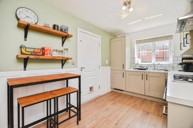 4 bed Detached for sale Image 10