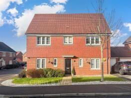 44, Centenary Road, Horsham RH13 9FW