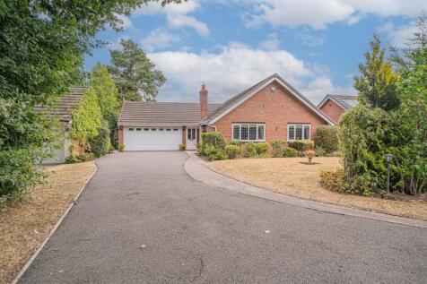 Queen Eleanors Drive, Knowle, B93