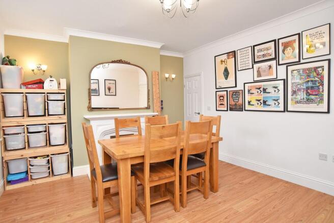 4 bed Terraced for sale Image 12