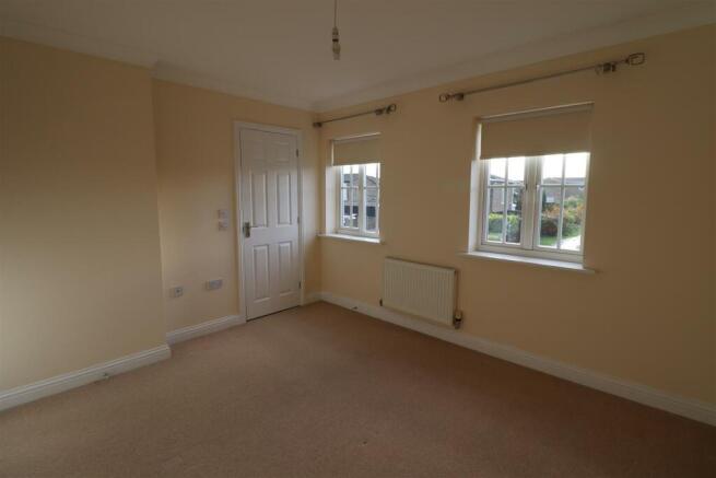 Bedroom 1.jpg