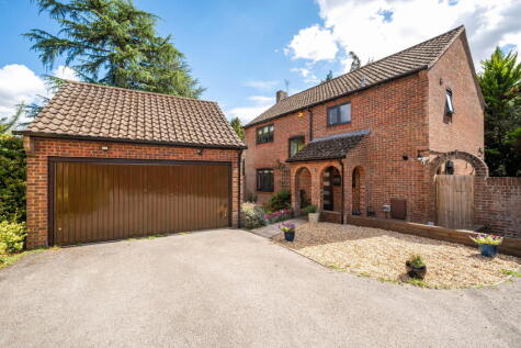 Lomond Close, Oakley, Basingstoke, RG23 7NA
