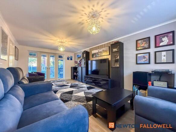 Marron Court, Fernwood, NG24 photo 4