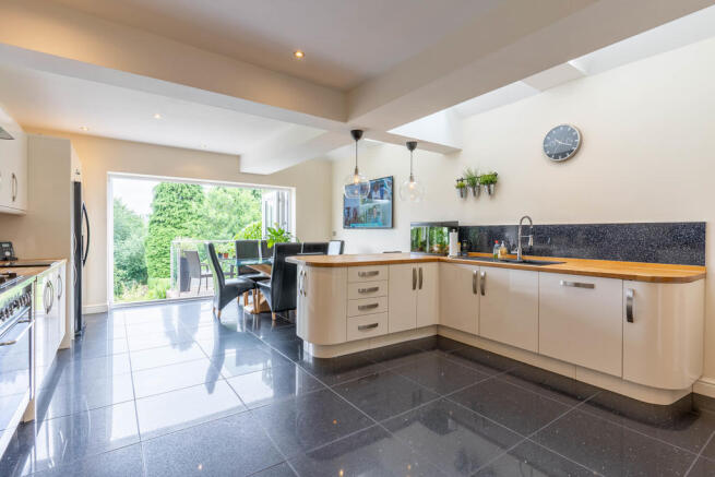 Kitchen/Dining Ro...