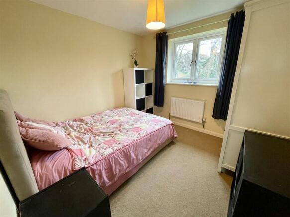 9. BED5.jpg