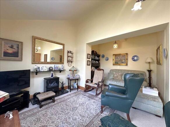 2 bed Flat for sale Image 8