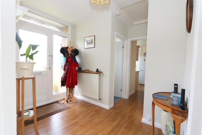 Hallway 2.jpg