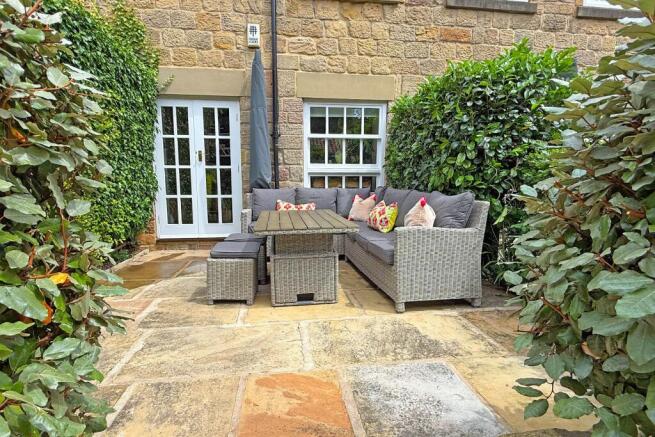 4 bed Town House for sale Image 6