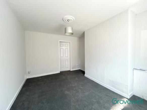 2 bed Terraced to rent Image 4