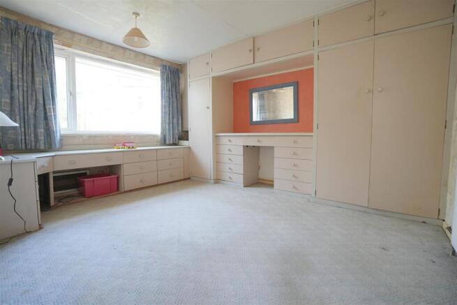3 bed Semi-Detached Bungalow for sale Image 9