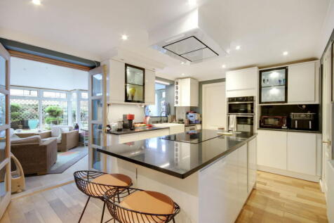 Drayton Close, High Halstow, Rochester, ME3 8DW