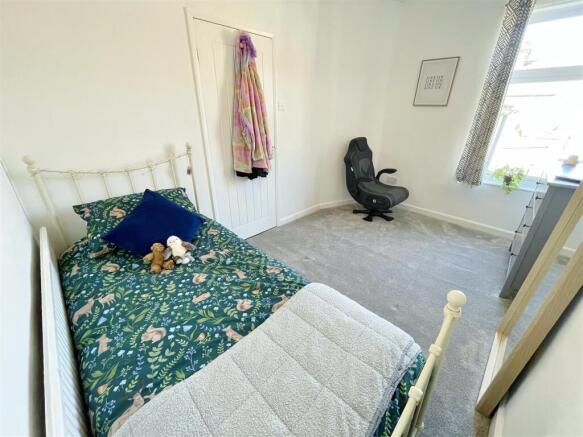 2 bed End of Terrace to rent Image 12