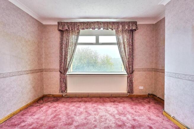 17 Abernant Road, Markham, Blackwood, Gwent, NP12 0PS photo 2