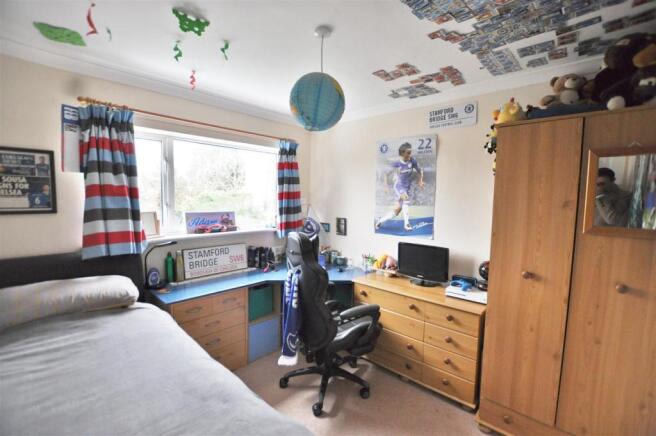 Bedroom 2.JPG