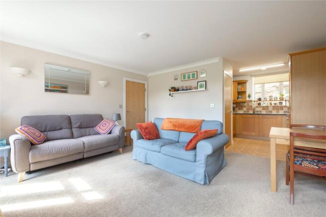 2 bed Apartment for sale Image 5