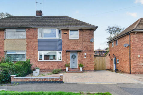 Greenfield Avenue, Kettering, NN15