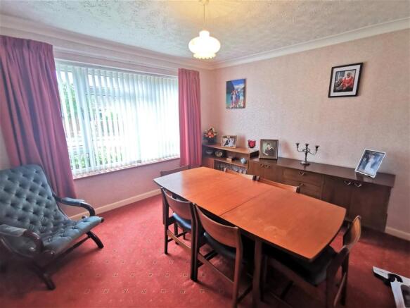 BEDROOM 2/DINING ROOM
