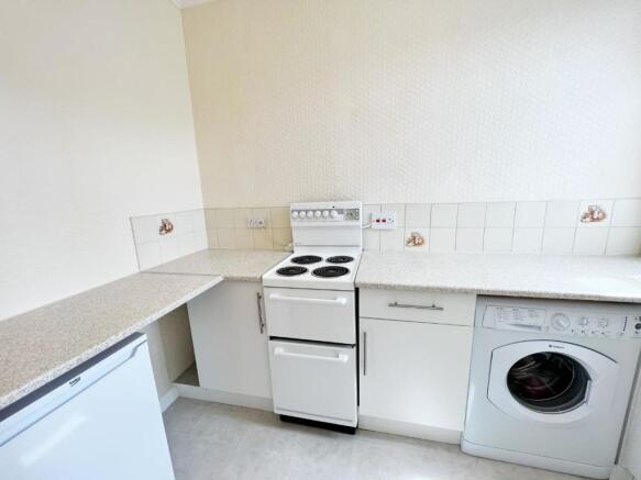Kitchen pic 2.jpg