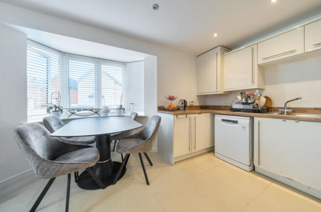 1403121-4-69775eb...