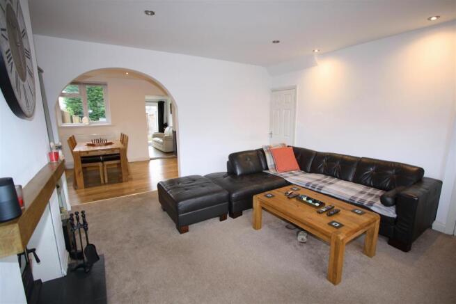 Lounge 4.JPG
