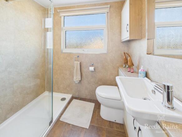 Shower Room (1st)