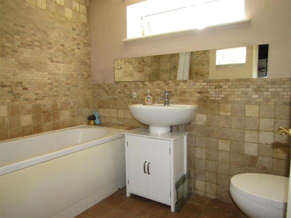 3 bed Semi-Detached for sale Image 7