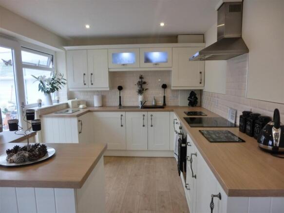 Full Width Dining Ki