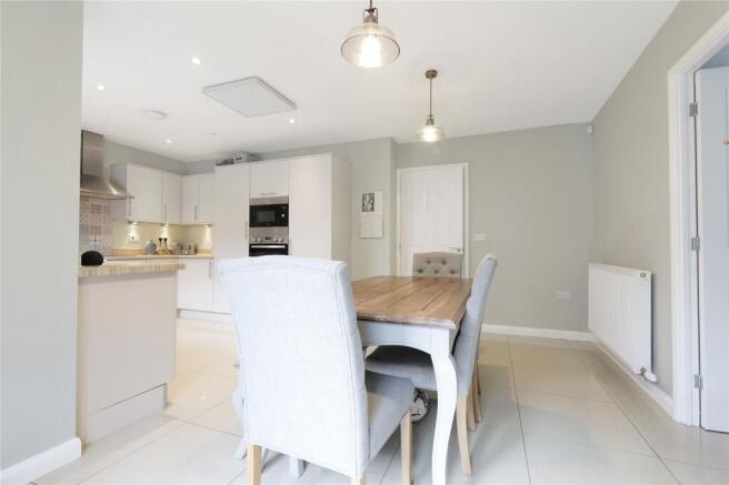 4 bed Detached for sale Image 9