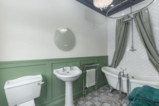 4 bed Terraced for sale Image 10