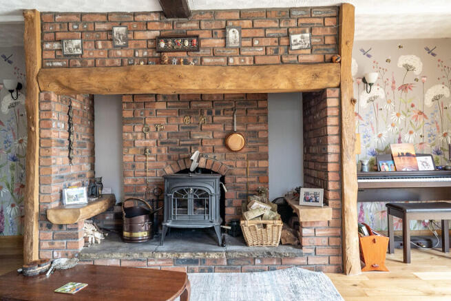 4 bed Detached for sale Image 6