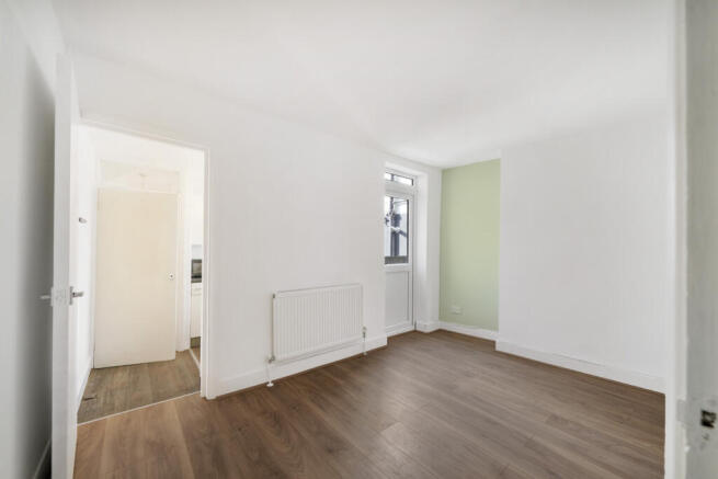 Selby Road, London, E11 photo 3