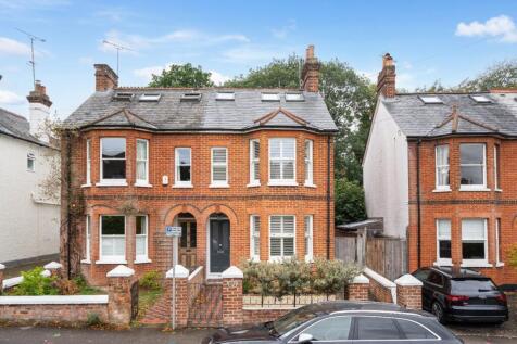 Tilford Road, Farnham, Surrey, GU9