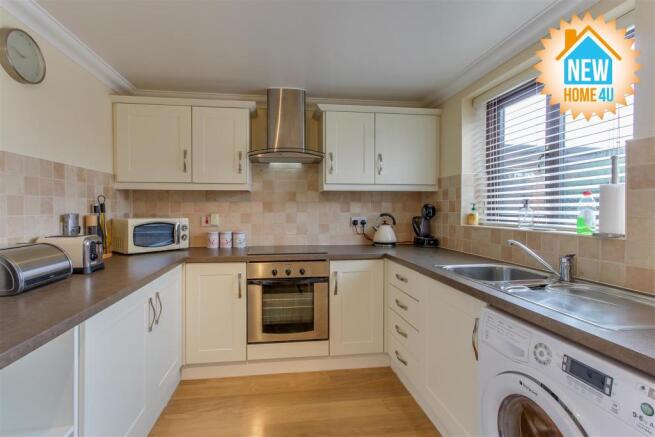 KITCHEN / DINING ROOM: